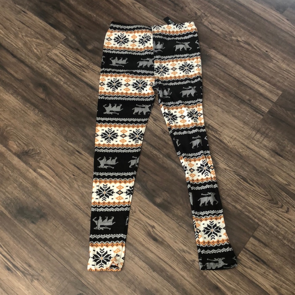 BNWT Snowflake and Reindeer Print Leggings